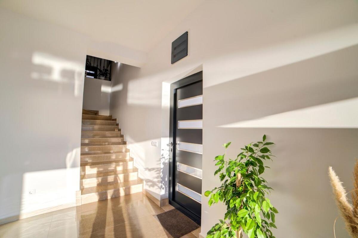 Villa Jelena With Private Pool - Lapcici Будва Екстериор снимка
