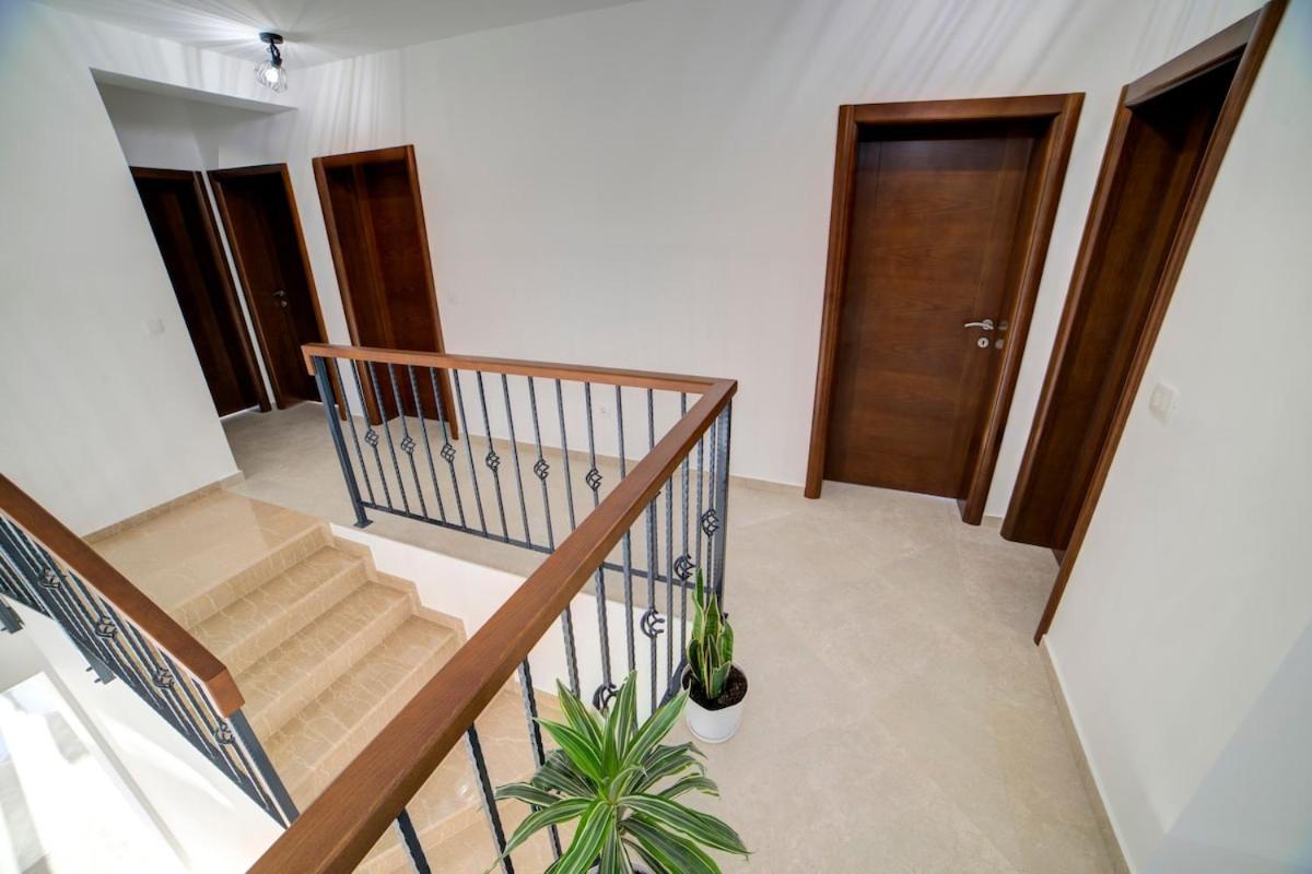 Villa Jelena With Private Pool - Lapcici Будва Екстериор снимка