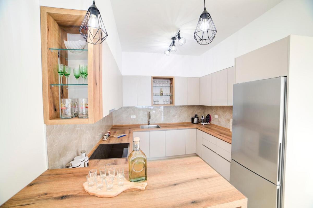 Villa Jelena With Private Pool - Lapcici Будва Екстериор снимка